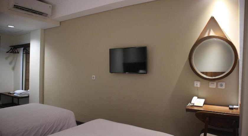 Bianco Costel Hotel Bogor Exterior photo